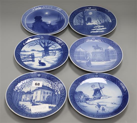 Six various Royal Copenhagen Christmas plates diameter 18cm